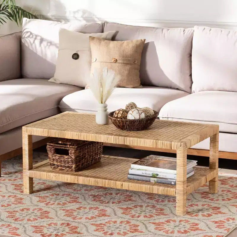 Table basse rectangulaire en rotin et bois d'acajou avec étagère ouverte, miel clair