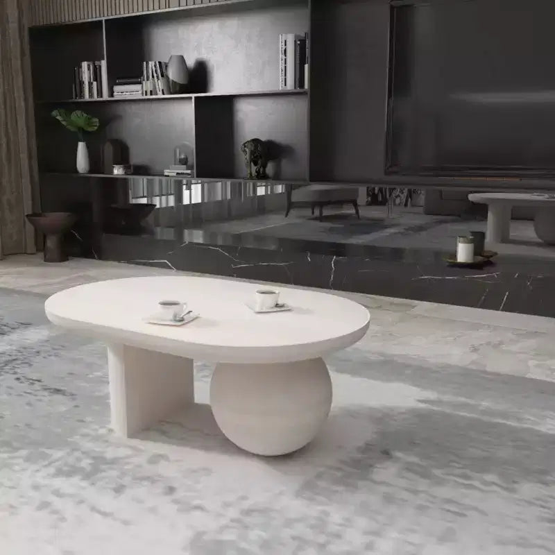Table basse ovale en manguier de 38 po avec pieds sphériques, blanc délavé