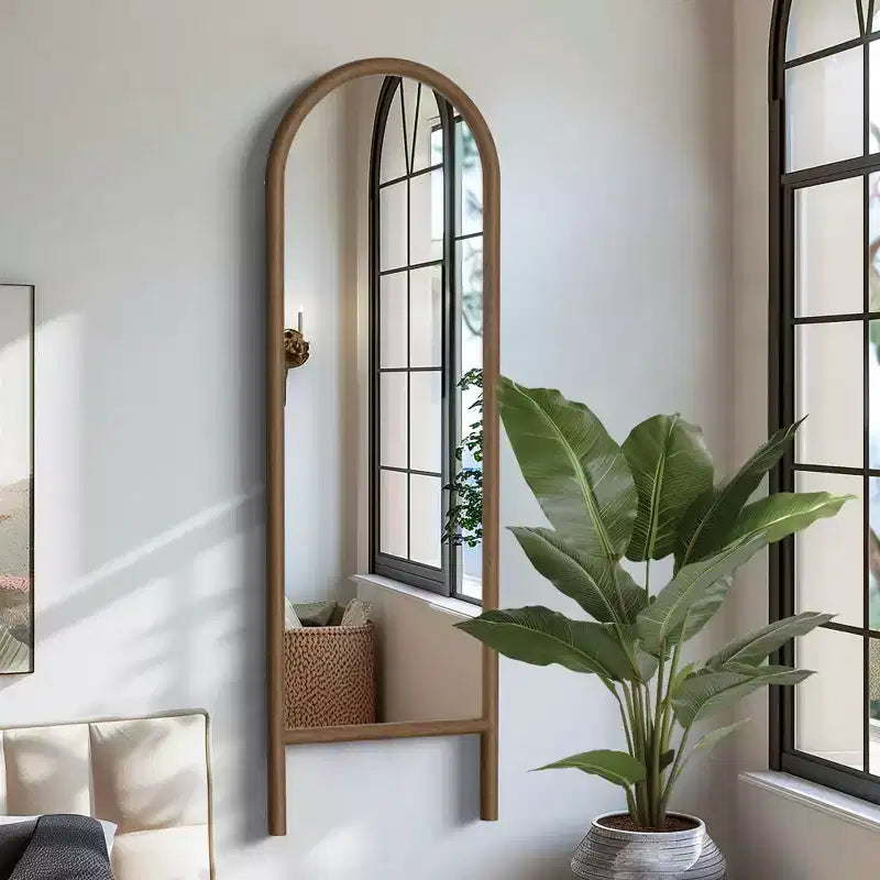 Miroir pleine longueur à cadre en bois, dessus arqué, inclinable