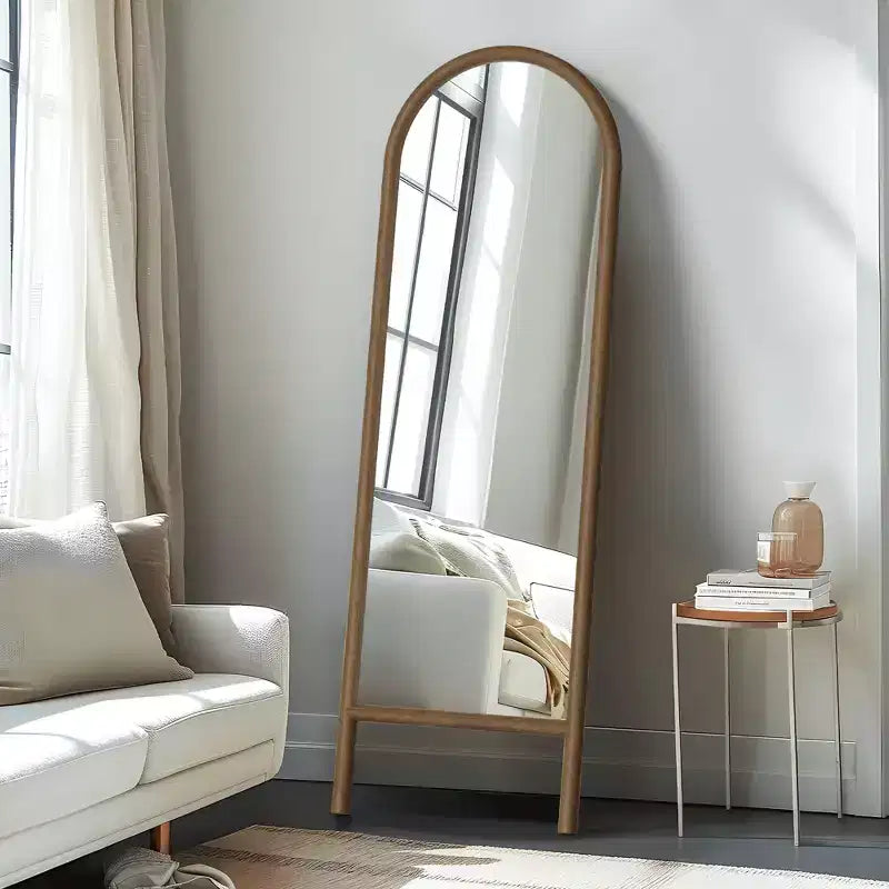 Miroir pleine longueur à cadre en bois, dessus arqué, inclinable